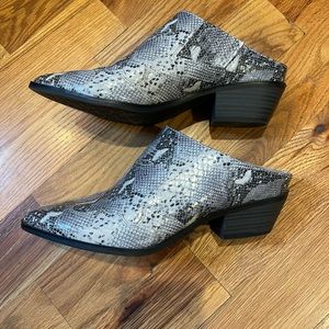 Snakeskin western mule 9.5